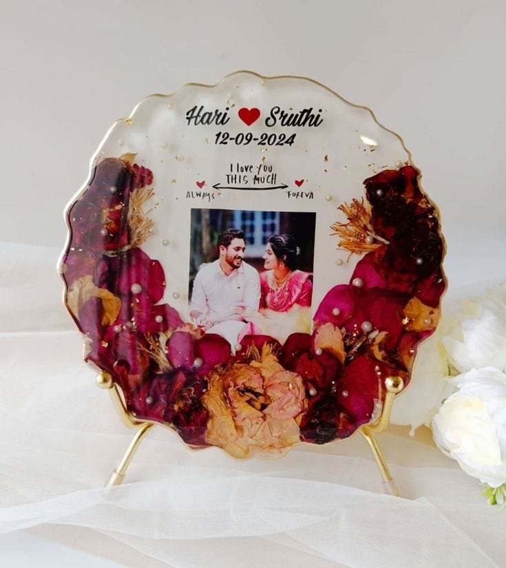Customizable Resin Photo Frame with Name & Date | Personalized Handmade Resin Art Gift for Couples | Dried Flower Memory Keepsake for Any Occasion.