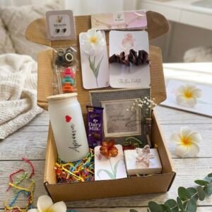 the bee palette's "green dreamer's curated hamper"